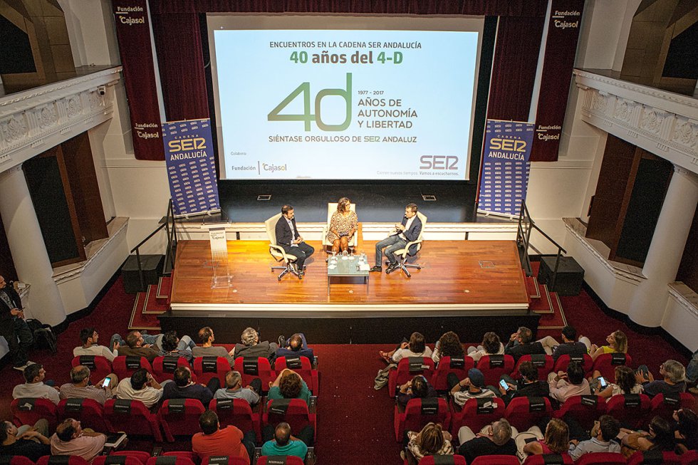 Debate y público de los Encuentro de la SER dedicados a los 40 años del 4-D Debate y público de los Encuentro de la SER dedicados a los 40 años del 4-D
