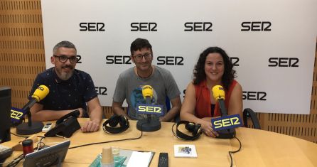 Mariano López junto a Paco y Maica Sánchez en los estudios de Radio Murcia.