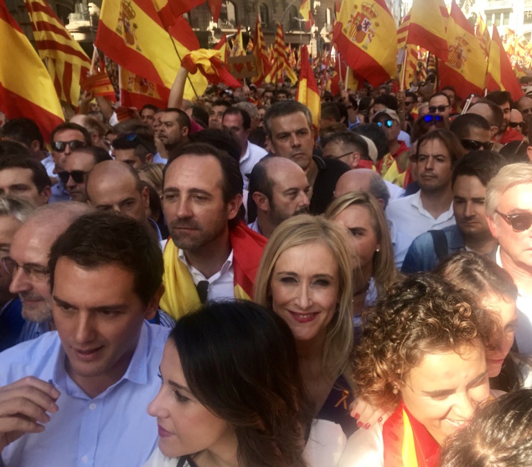 Manifestación Cataluña Cifuentes admira la “valentía” de los catalanes