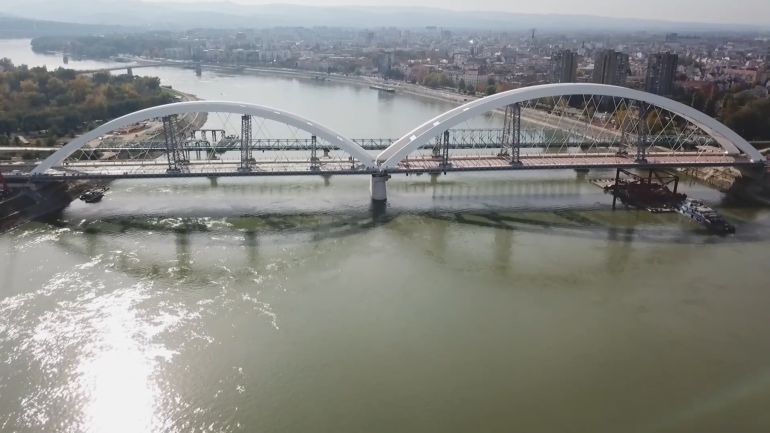 Azvi concluye con éxito el lanzamiento de los arcos del puente Zezelj en Serbia: Azvi concluye con éxito el lanzamiento de los arcos del puente Zezelj en Serbia