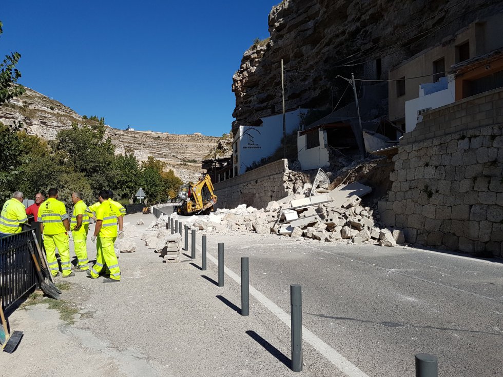 Las rocas han caido sobre la CM-3201 Las rocas han caido sobre la CM-3201