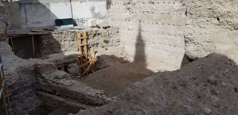 Solar trasero a la ermita de San Cecilio donde han aparecido nuevos restos en la Muralla Zirí de la Alcazaba Cadima del Albaicín, barrio de Granada declarado Patrimonio de la Humanidad