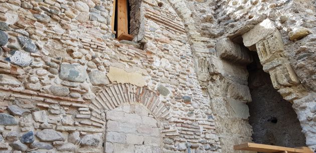 Antigua puerta de la Muralla Zirí descubierta en la restauración del paño de la ermita de San Cecilio, en el Albaicín granadino