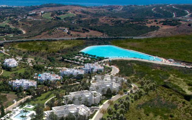 El grupo Rayet construirá en Alovera la mayor playa artificial de Europa con la empresa Crystal Lagoons: Rayet anuncia en Alovera la mayor playa artificial de Europa