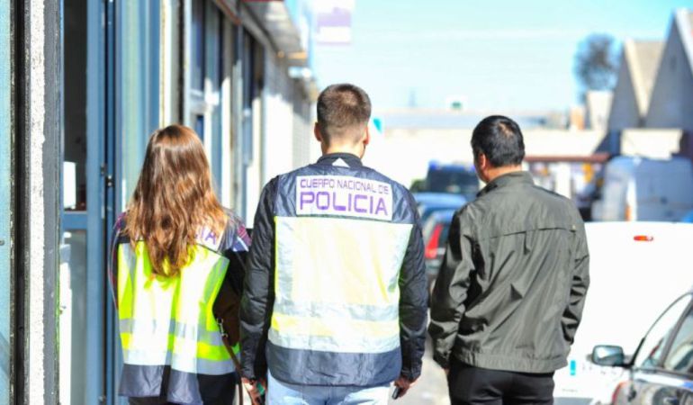 17 detenidos por robar a empresarios asiáticos con la técnica del  'mataleón' | SER Madrid Sur | Hora 14 Madrid Sur | Cadena SER