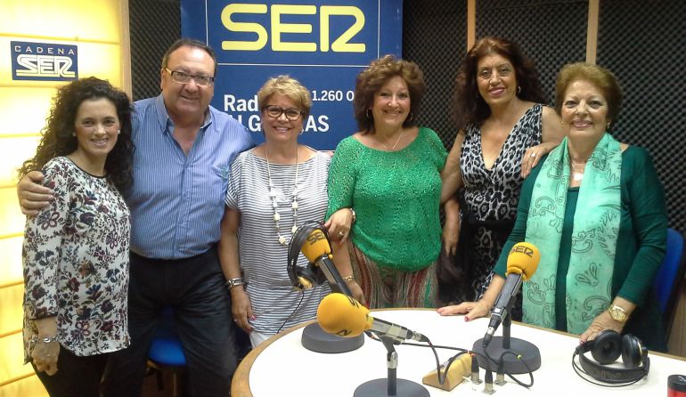 Junio de 2015, Maite Moreno, María Luisa Rondón, Beatriz Calderón, Juana Mari Moreno y la llorada Ana María Spínola ofrecerían, días después, un pregón coral de la Feria Real de Algeciras.