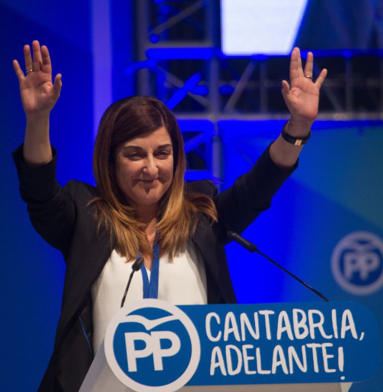 Elección de María José Sáenz de Buruaga como presidenta del PP de Cantabria.