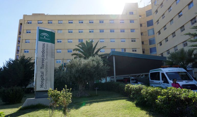 Acceso principal Complejo Hospitalario Torrecárdenas. 