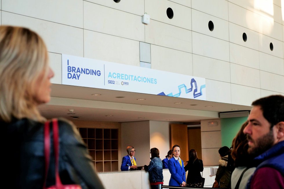 Acreditaciones en el Palacio de Congresos de Valencia para acceder al Branding Day Acreditaciones en el Palacio de Congresos de Valencia para acceder al Branding Day