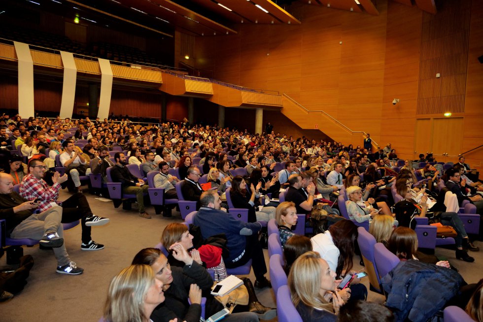 Público en Palacio de Congresos de Valencia Público en Palacio de Congresos de Valencia