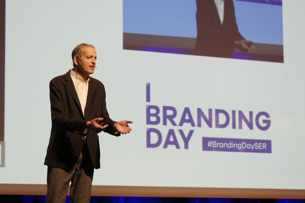 Jean Marc Colanesi, profesor de la escuela de negocios ESIC, experto en marketing y gestión de marca con su ponencia "Crear MArca es posible si sabes cómo" Jean Marc Colanesi, profesor de la escuela de negocios ESIC, experto en marketing y gestión de marca con su ponencia "Crear MArca es posible si sabes cómo"