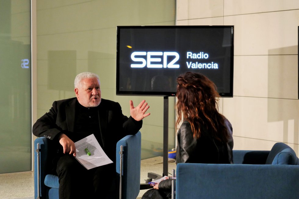 Entrevista a Luis Bassat para Facebook Live de Radio Valencia Cadena SER Entrevista a Luis Bassat para Facebook Live de Radio Valencia Cadena SER