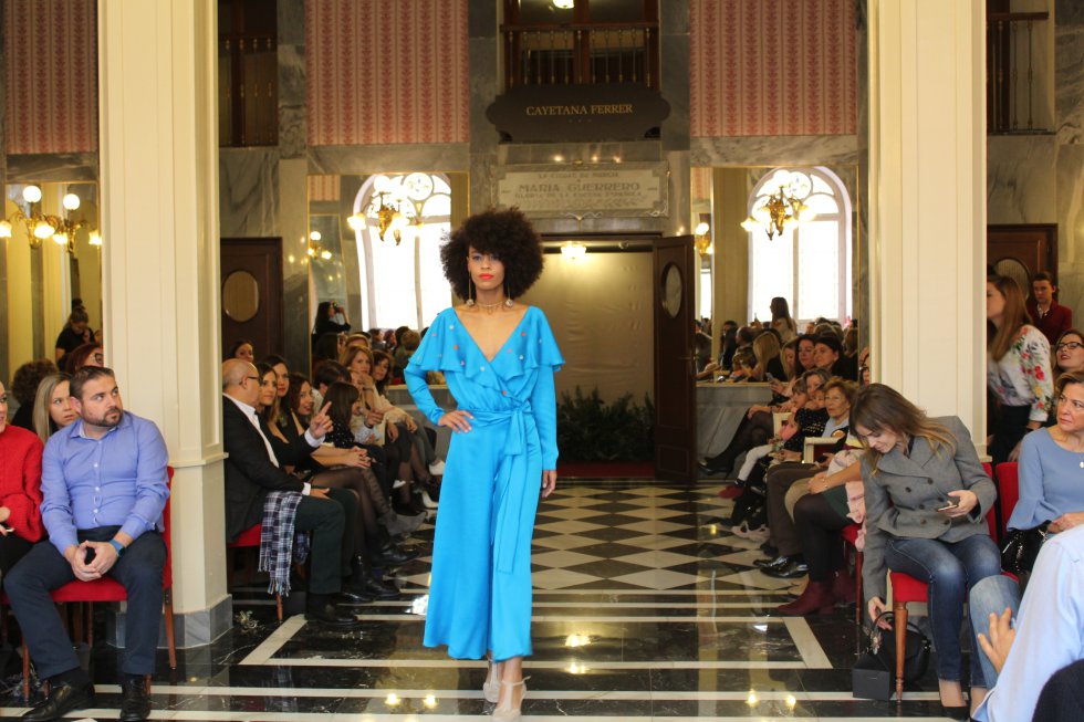 Cayetana Ferrer muestra su colección más Parisina en el Romea Cayetana Ferrer muestra su colección más Parisina en el Romea