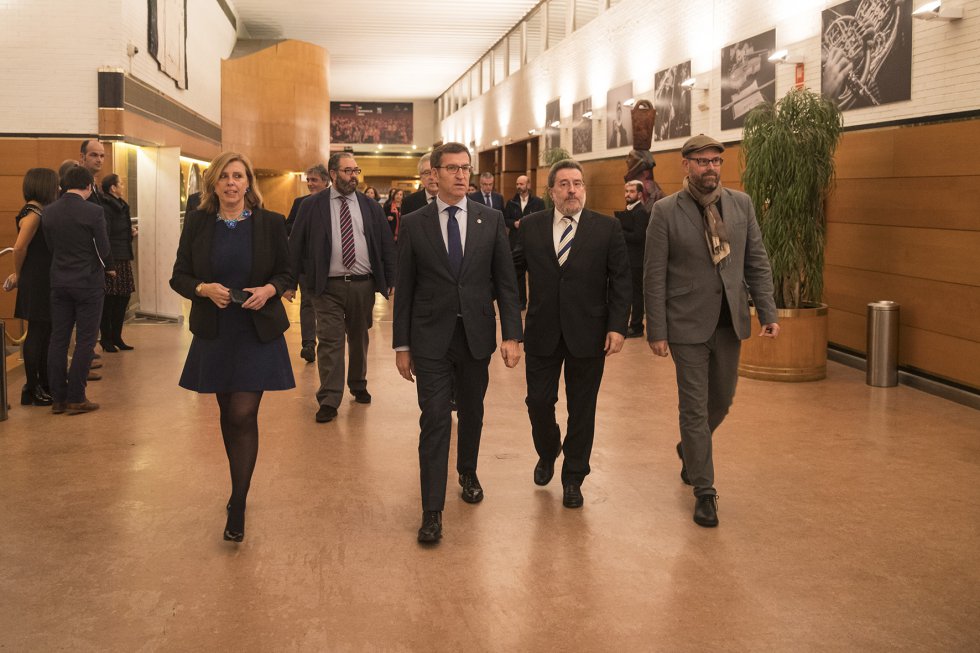 Llegada del Presidente de la Xunta, Alberto N. Feijóo, acompañado por el Alcalde, Martinño Noriega, el Director de Radio Galicia, Jordi Jordà, el Director nacional de la Cadena SER, Antonio H. Rodicio y la Directora de Contenidos de Radio Galicia, Aida Pena Llegada del Presidente de la Xunta, Alberto N. Feijóo, acompañado por el Alcalde, Martinño Noriega, el Director de Radio Galicia, Jordi Jordà, el Director nacional de la Cadena SER, Antonio H. Rodicio y la Directora de Contenidos de Radio Galicia, Aida Pena