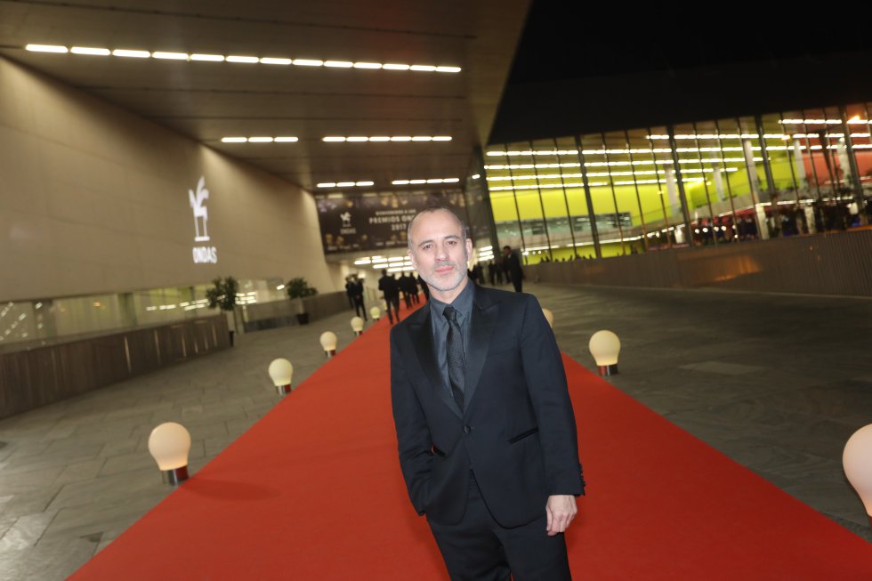 Javier Gutiérrez, ganador del Premio Ondas de Televisión al mejor intérprete masculino en ficción por su papel como el Inspector Manuel Márquez en la serie “Estoy Vivo". Javier Gutiérrez, ganador del Premio Ondas de Televisión al mejor intérprete masculino en ficción por su papel como el Inspector Manuel Márquez en la serie “Estoy Vivo".