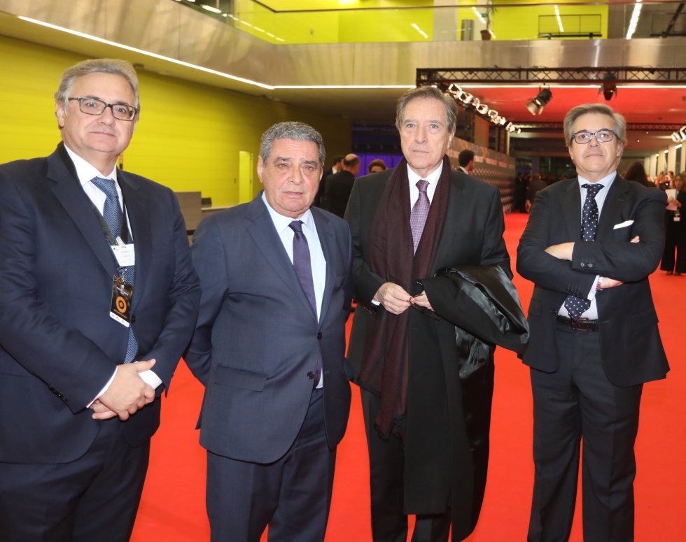 Augusto Delkader, Iñaki Gabilondo y Antonio Yélamo, el director de Radio Sevilla, en la alfombra roja Augusto Delkader, Iñaki Gabilondo y Antonio Yélamo, el director de Radio Sevilla, en la alfombra roja