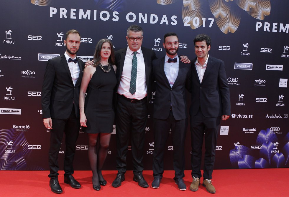 Representantes de las principales emisoras catalanas, que recogen hoy el Ondas a la Mejor cobertura informativa de un acontecimiento por la cobertura de los atentados de agosto Representantes de las principales emisoras catalanas, que recogen hoy el Ondas a la Mejor cobertura informativa de un acontecimiento por la cobertura de los atentados de agosto