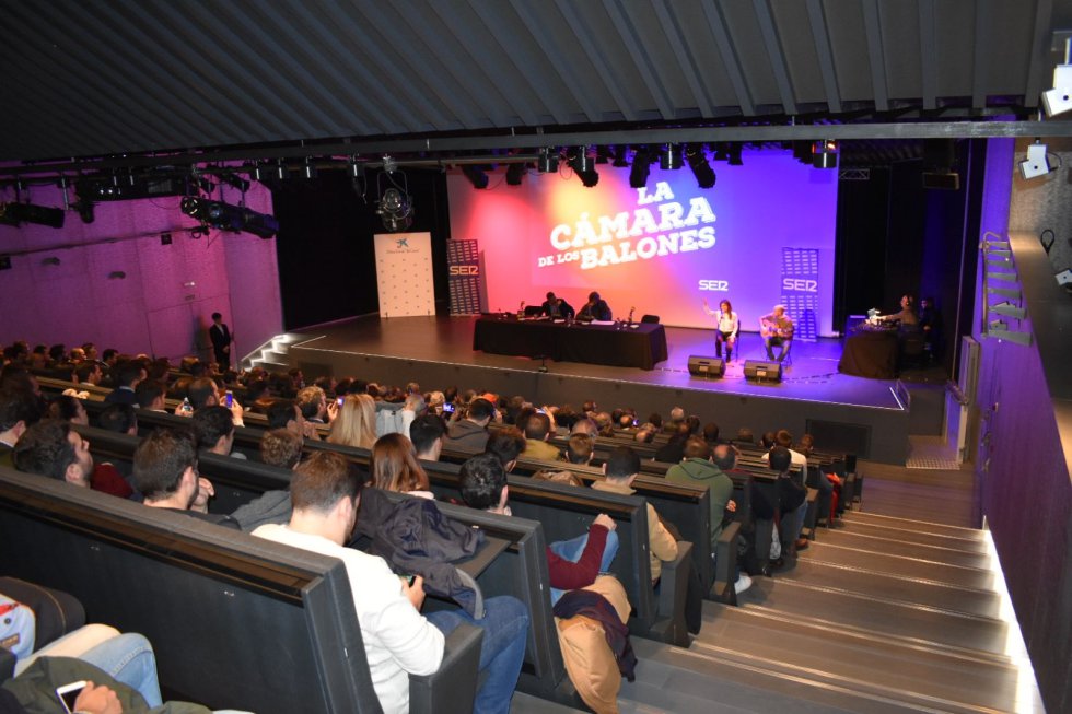 Aspecto del auditorio del caixaForum durante la gala de La Cámara de los Balones Aspecto del auditorio del caixaForum durante la gala de La Cámara de los Balones