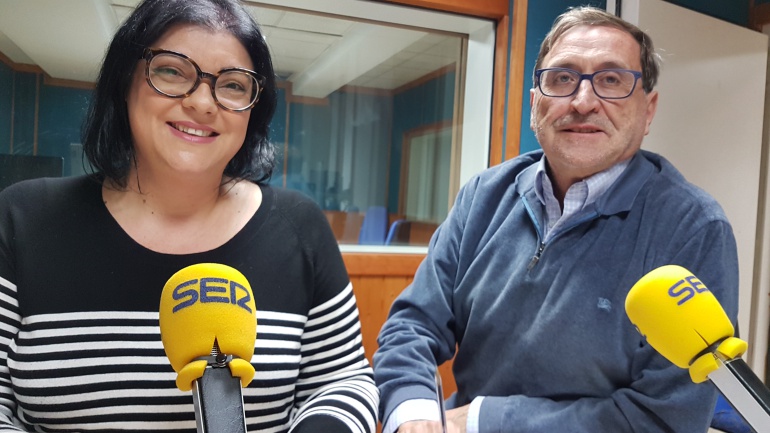 Olga Agüero y Jesús Manuel Zaballa durante la tertulia de la Ventana de Cantabria 