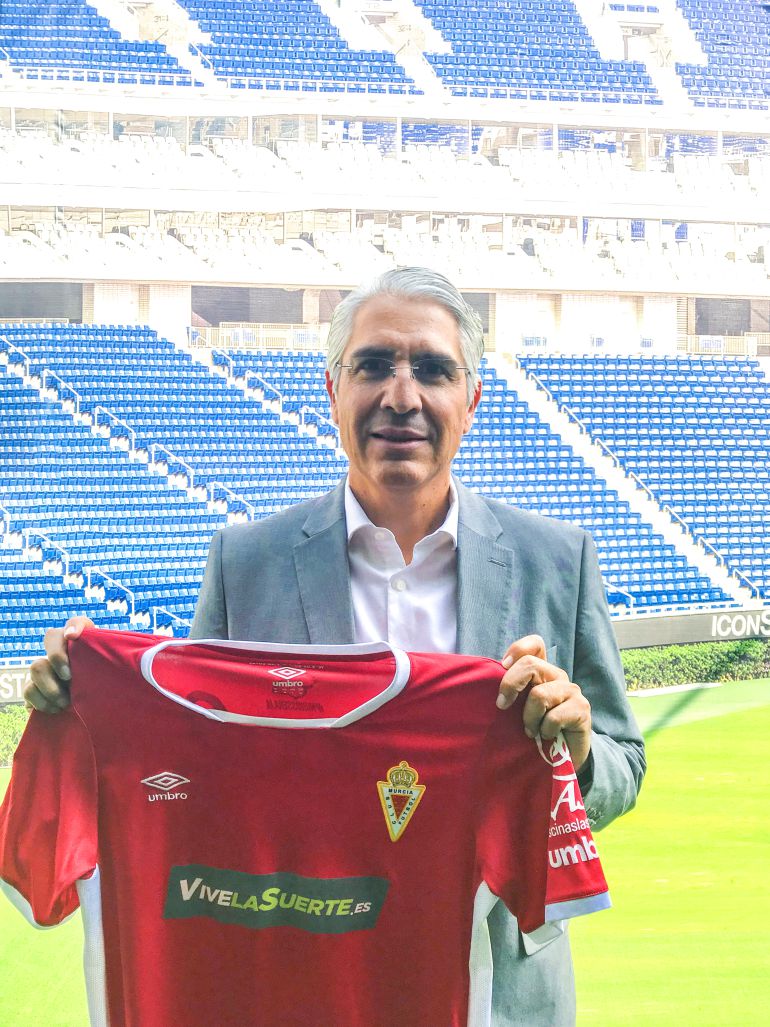 Mauricio García de la Vega ya gestiona el Real Murcia
