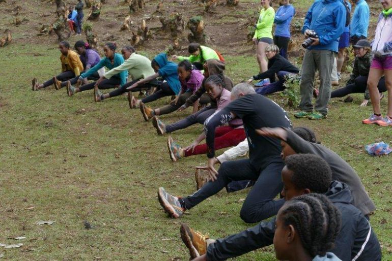 Atletas etíopes entrenando