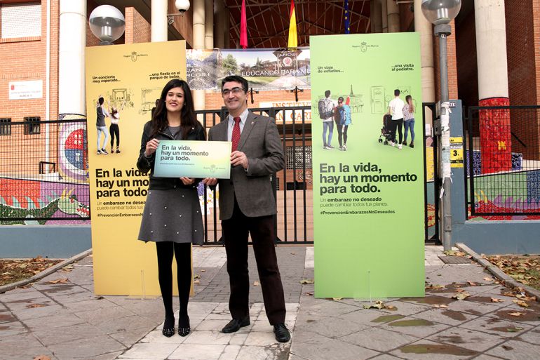 Ponen en marcha una campaña de sensibilización para prevenir embarazos en  jóvenes | Radio Murcia | Cadena SER