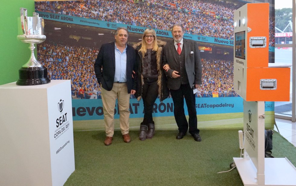 La Copa del Rey en Elda: FOTOGALERÍA | La Copa del Rey pasó por SEAT - Hugo Motor de Elda-Petrer La Copa del Rey en Elda: FOTOGALERÍA | La Copa del Rey pasó por SEAT - Hugo Motor de Elda-Petrer