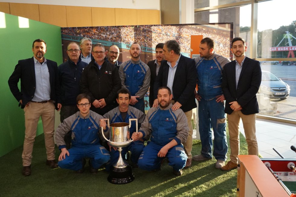 La Copa del Rey en Elda: FOTOGALERÍA | La Copa del Rey pasó por SEAT - Hugo Motor de Elda-Petrer La Copa del Rey en Elda: FOTOGALERÍA | La Copa del Rey pasó por SEAT - Hugo Motor de Elda-Petrer
