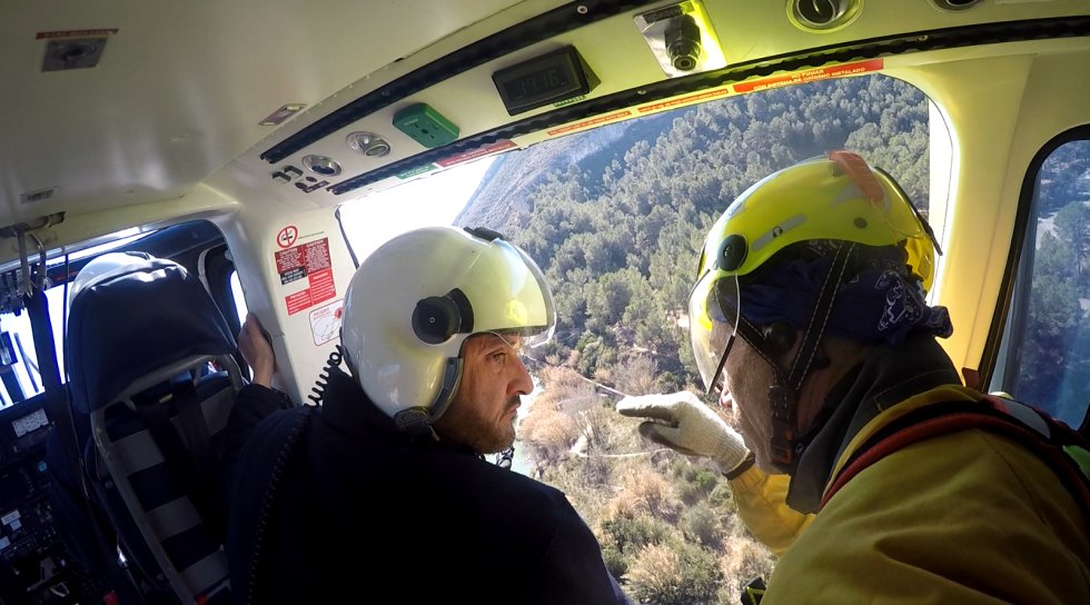 Entrenamiento del Grupo Especial de Rescate en Altura (GERA) del Consorcio Provincial de Bomberos de Valencia y el helicóptero Víctor 1 de la Agencia Valenciana de Seguridad y Respuesta a las Emergencias Entrenamiento del Grupo Especial de Rescate en Altura (GERA) del Consorcio Provincial de Bomberos de Valencia y el helicóptero Víctor 1 de la Agencia Valenciana de Seguridad y Respuesta a las Emergencias