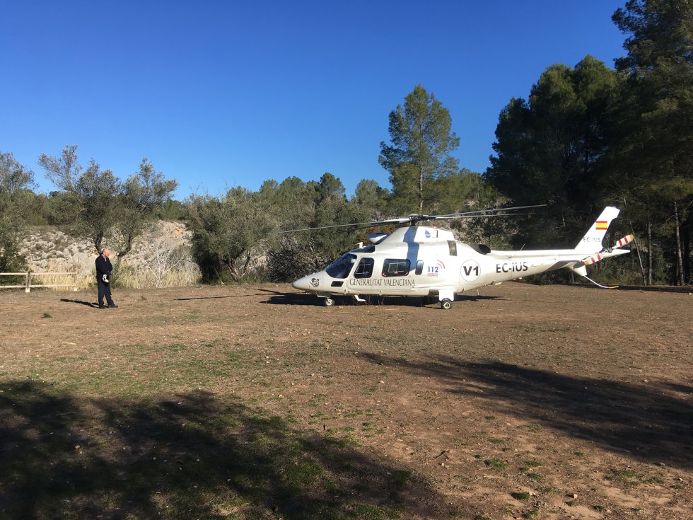 Entrenamiento del Grupo Especial de Rescate en Altura (GERA) del Consorcio Provincial de Bomberos de Valencia y el helicóptero Víctor 1 de la Agencia Valenciana de Seguridad y Respuesta a las Emergencias Entrenamiento del Grupo Especial de Rescate en Altura (GERA) del Consorcio Provincial de Bomberos de Valencia y el helicóptero Víctor 1 de la Agencia Valenciana de Seguridad y Respuesta a las Emergencias