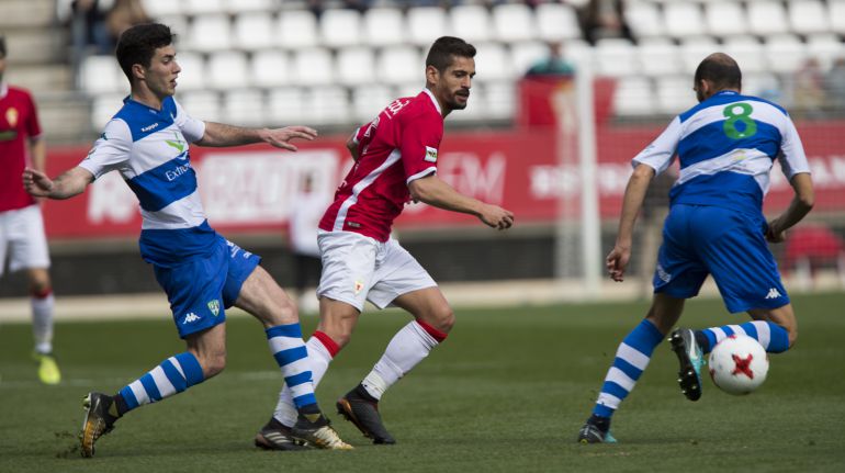 Orfila y Forniés tumban al Villanovense y meten al Real Murcia en playoff (2-0)