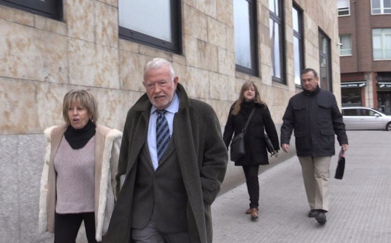 Begoña Núñez, Zenón Jiménez Ridruejo, Olga Palacio y Marcos García a su llegada a los juzgados para prestar declaración
