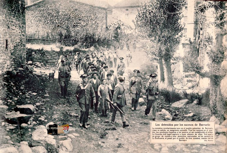 Imagen de unos revolucionarios arrestados, tomada en Brañosera. Es la foto más conocida de este hecho histórico y la más popular de todas las tomadas en Palencia. Pertenece al Archivo Fernando Cuevas (Barruelo de Santullán)
