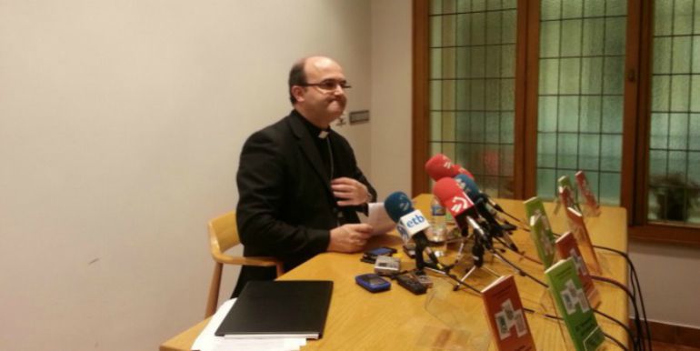 El obispo de San Sebastián culpa al demonio de que las feministas hayan asumido la ideología de género
