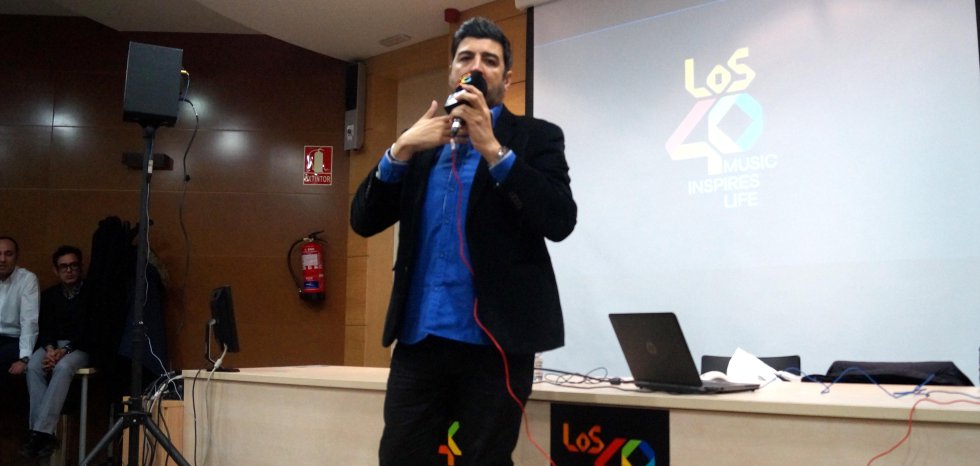 Aquí tienes las mejores imágenes de 'LOS40 en la Universidad' con Tony Aguilar Aquí tienes las mejores imágenes de 'LOS40 en la Universidad' con Tony Aguilar