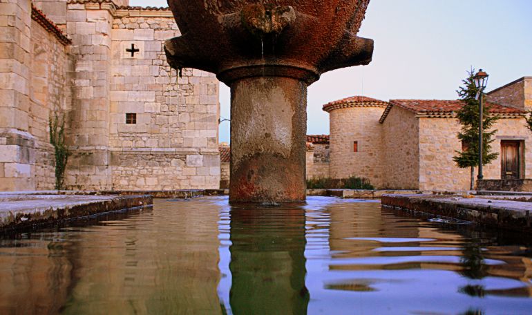 Foto de fuente del cayo en Poyatos, Cuenca
