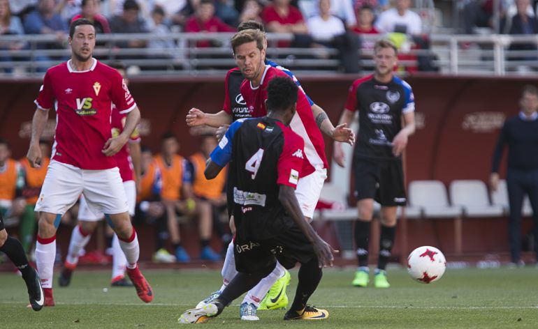 Remontada espectacular del Real Murcia en el añadido y el UCAM dice adiós al playoff