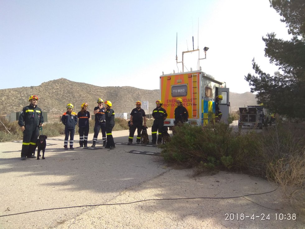 Unidades de Protección Civil en el Valle de Escombreras Unidades de Protección Civil en el Valle de Escombreras