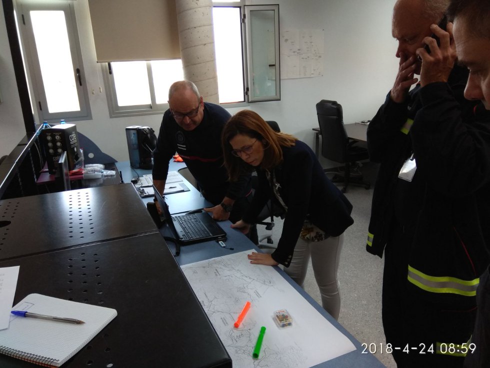 La alcaldesa supervisa las labores de emergencias La alcaldesa supervisa las labores de emergencias