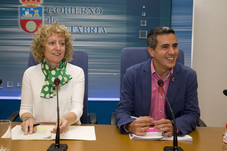 Eva Díaz Tezanos, vicepresidenta de Cantabria y Pablo Zuloaga, secretario general del PSC-PSOE