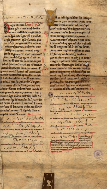 Hoja de pergamino de un cantoral del siglo XIII usada posteriormente como guardas para encuadernar documentos en papel.