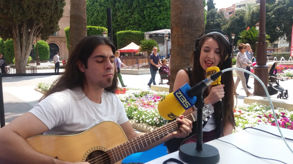 La cantante Lidia Martín, una de las voces de Actúa Murcia 2018, interpreta en directo su nuevo single "Fácil" en Hoy por Hoy Región de Murcia La cantante Lidia Martín, una de las voces de Actúa Murcia 2018, interpreta en directo su nuevo single "Fácil" en Hoy por Hoy Región de Murcia