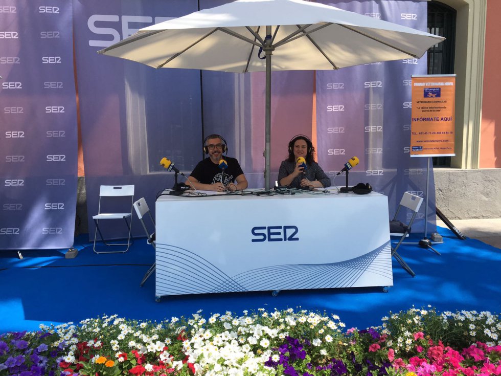 Paco Sánchez y Maica Sánchez, conductores de Hoy por Hoy Región de Murcia, han realizado el programa en La Glorieta de España con motivo de la inauguración de Actúa Murcia 2018 Paco Sánchez y Maica Sánchez, conductores de Hoy por Hoy Región de Murcia, han realizado el programa en La Glorieta de España con motivo de la inauguración de Actúa Murcia 2018