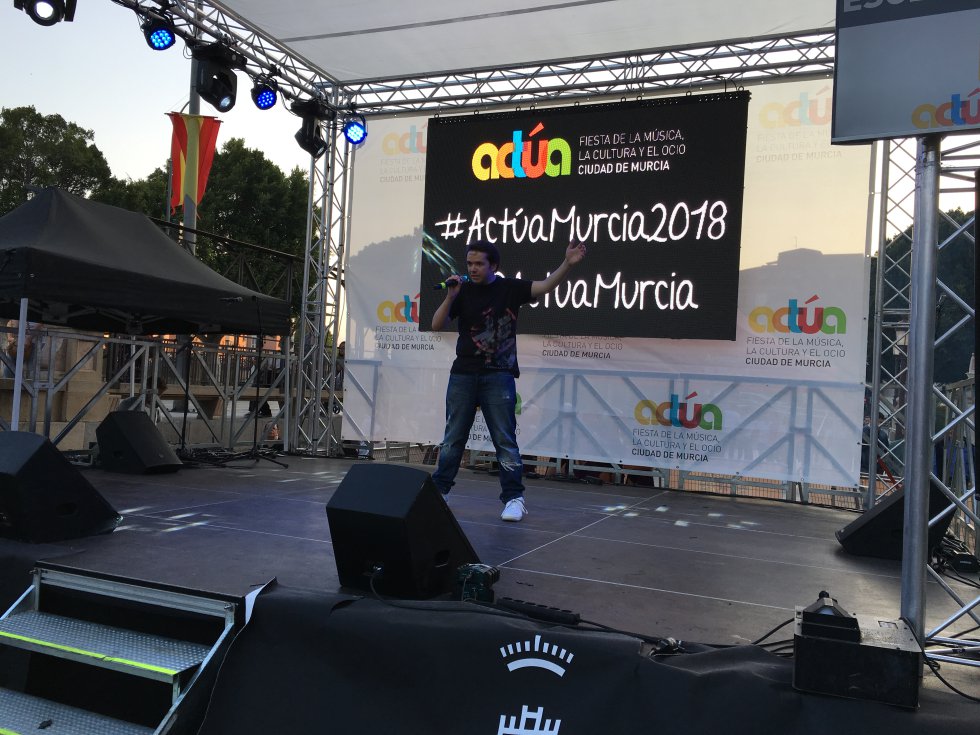 PJ ha hecho bailar a todo el público asistente PJ ha hecho bailar a todo el público asistente
