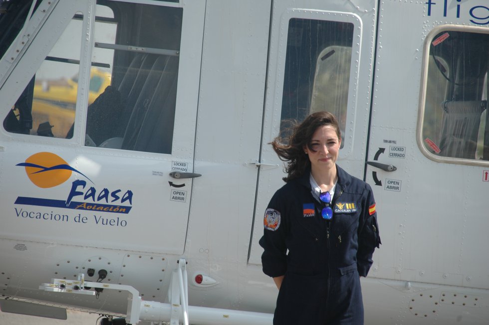 Es una de las pocas mujeres piloto de helicóptero de lucha contra incendios en Europa