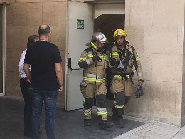 Una colilla, la causa del humo que ha llevado a desalojar el Moneo de Murcia