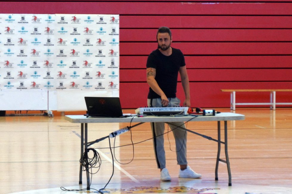 Torneo de balonmano internacional de Elda: FOTOGALERÍA | XVII Elda Handball Cup - Presentación (I) Torneo de balonmano internacional de Elda: FOTOGALERÍA | XVII Elda Handball Cup - Presentación (I)