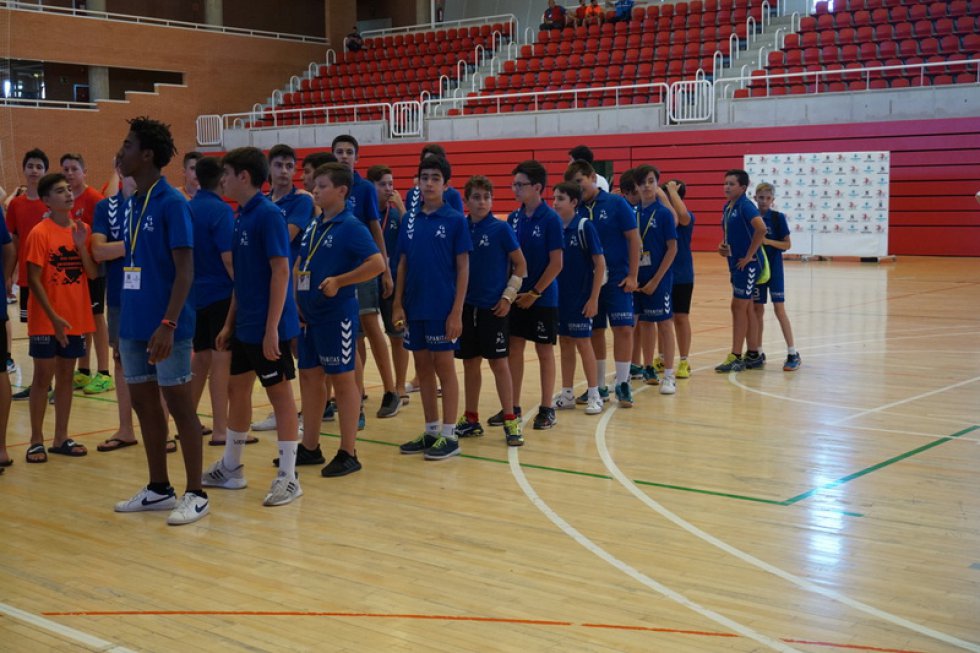 Torneo Internacional de balonmano de Elda: FOTOGALERÍA | XVII Elda Handball Cup - Presentación (II) Torneo Internacional de balonmano de Elda: FOTOGALERÍA | XVII Elda Handball Cup - Presentación (II)