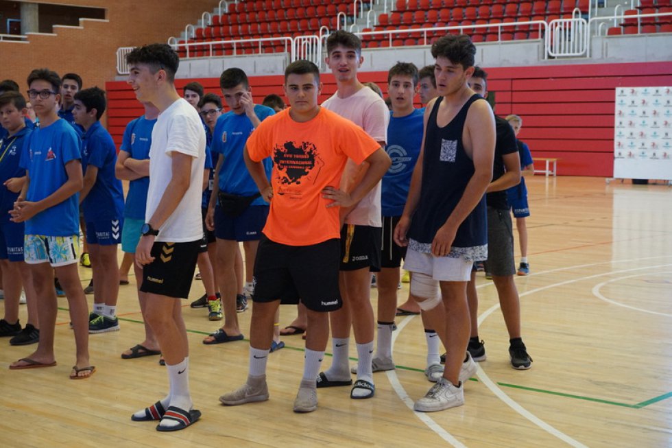 Torneo Internacional de balonmano de Elda: FOTOGALERÍA | XVII Elda Handball Cup - Presentación (II) Torneo Internacional de balonmano de Elda: FOTOGALERÍA | XVII Elda Handball Cup - Presentación (II)