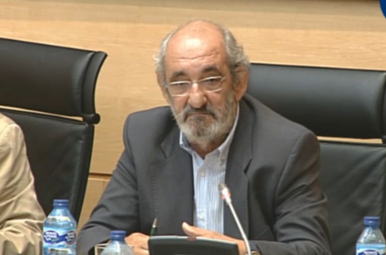 Santos Llamas, expresidente de Caja España, durante su comparecencia en la comisión de investigación de las cajas de ahorro